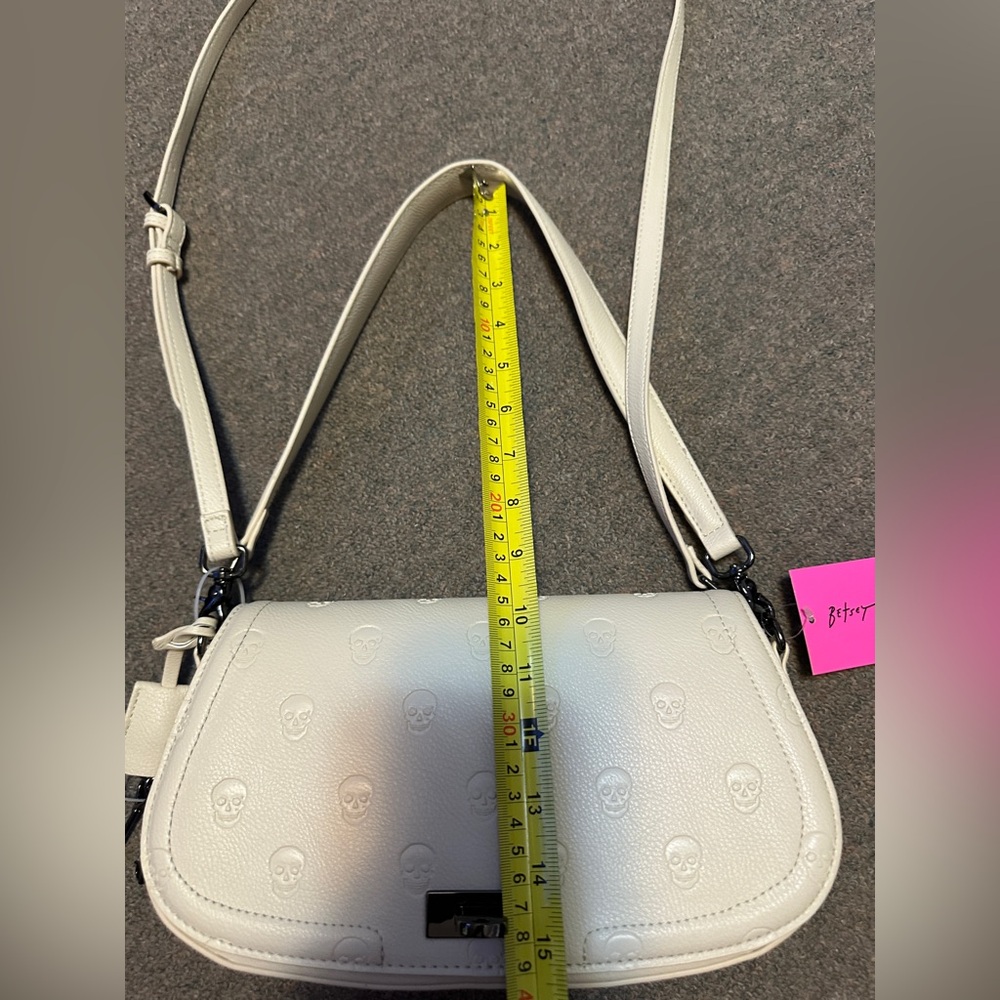 Betsey Johnson Embossed Skull Crossbody Bag Handbag Dead XO Marci Chalk White - Picture 2 of 15